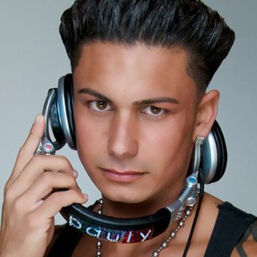 http://www.thecampussocialite.com/wp-content/uploads/dj-pauly-d.jpg