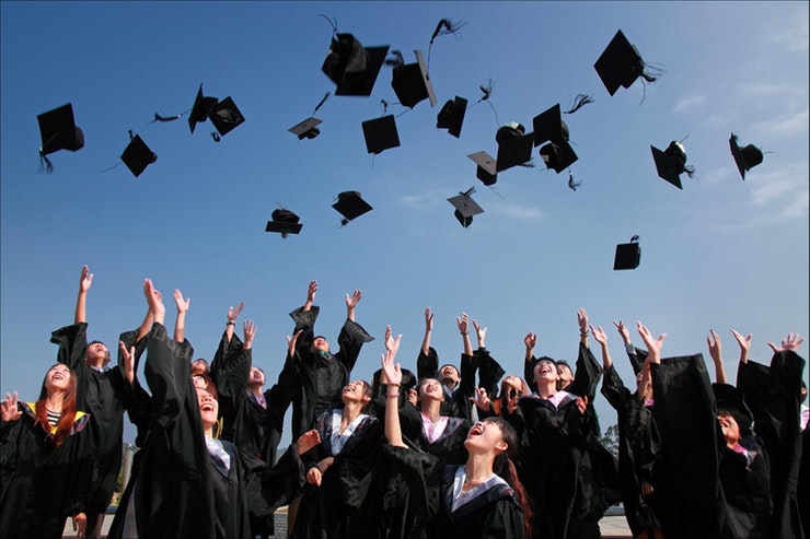 7 Things to Consider After You Graduate College