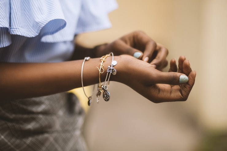 Choosing The Right Jewelry For Your First Job Interview